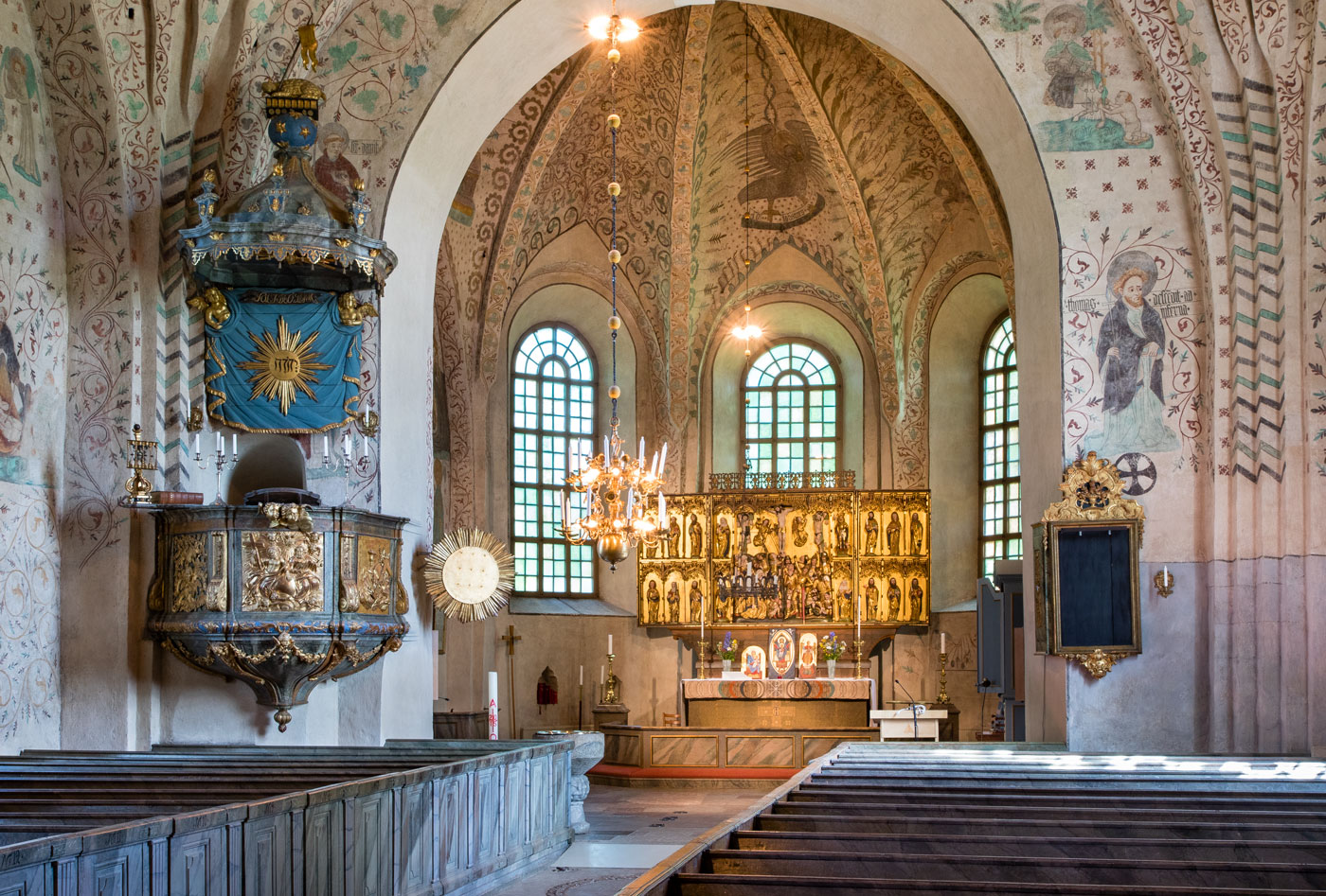 Interiör mot öster - Tensta kyrka