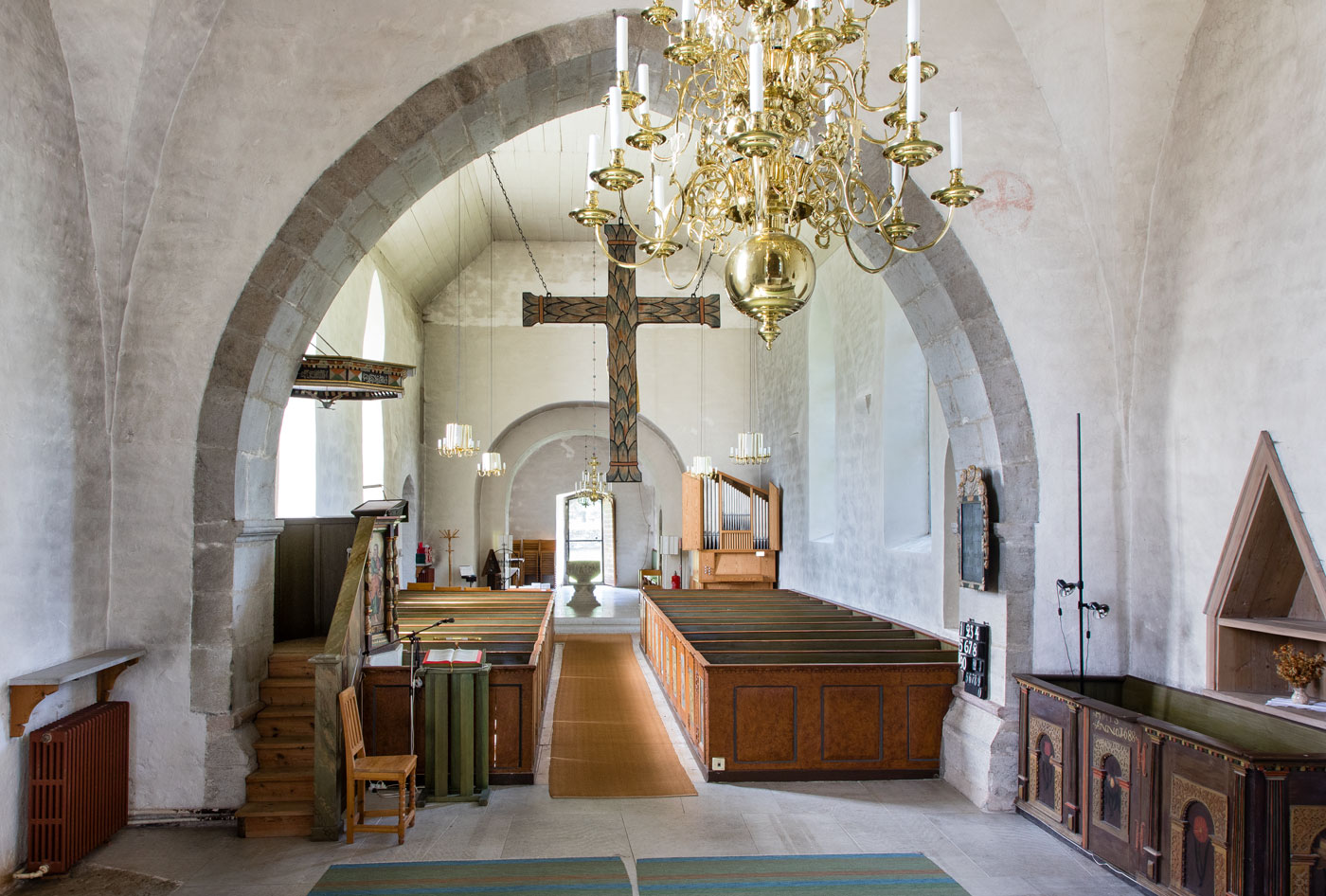 Interiör mot väster - Alskogs kyrka