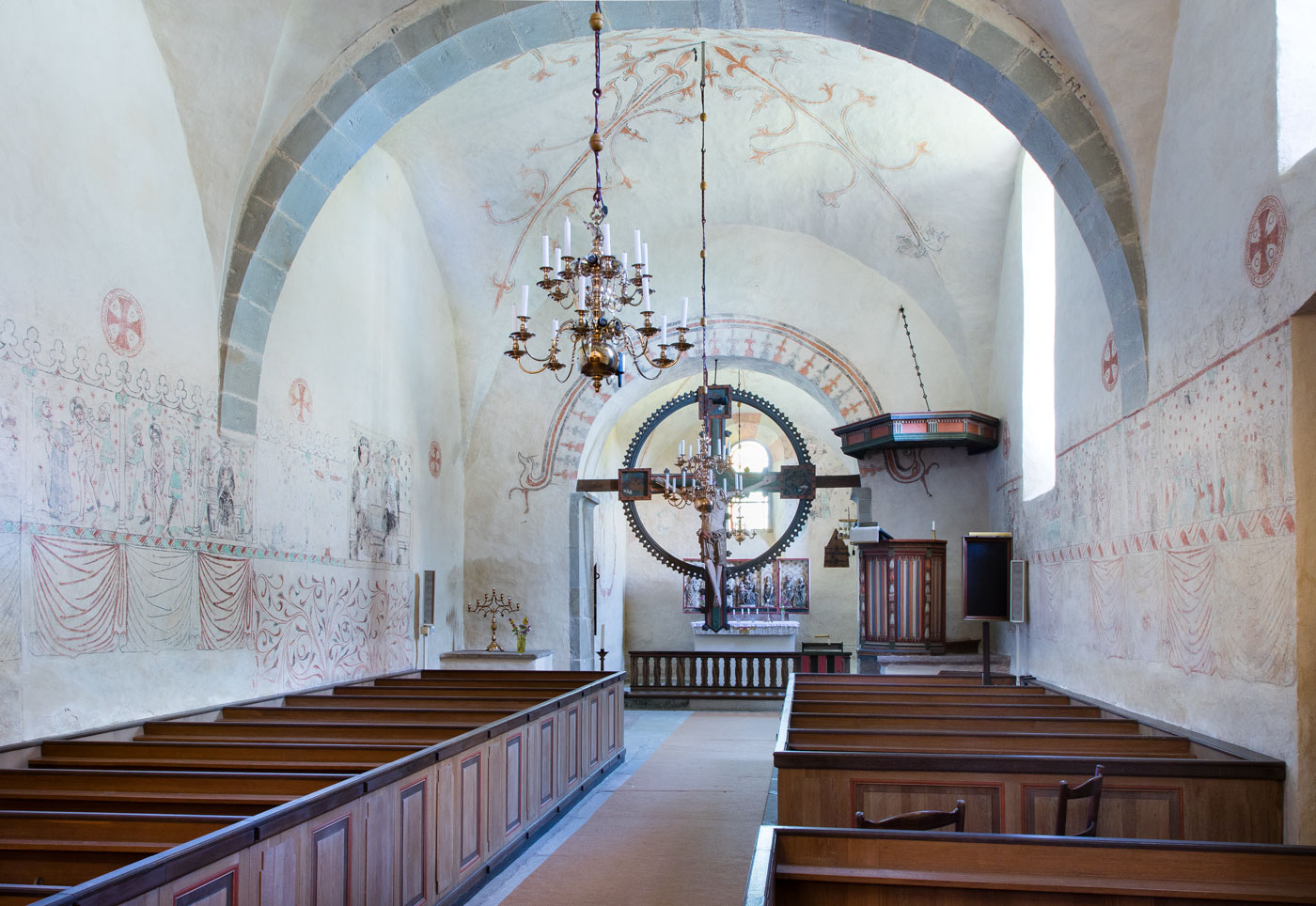 Interiör mot öster - Fide kyrka