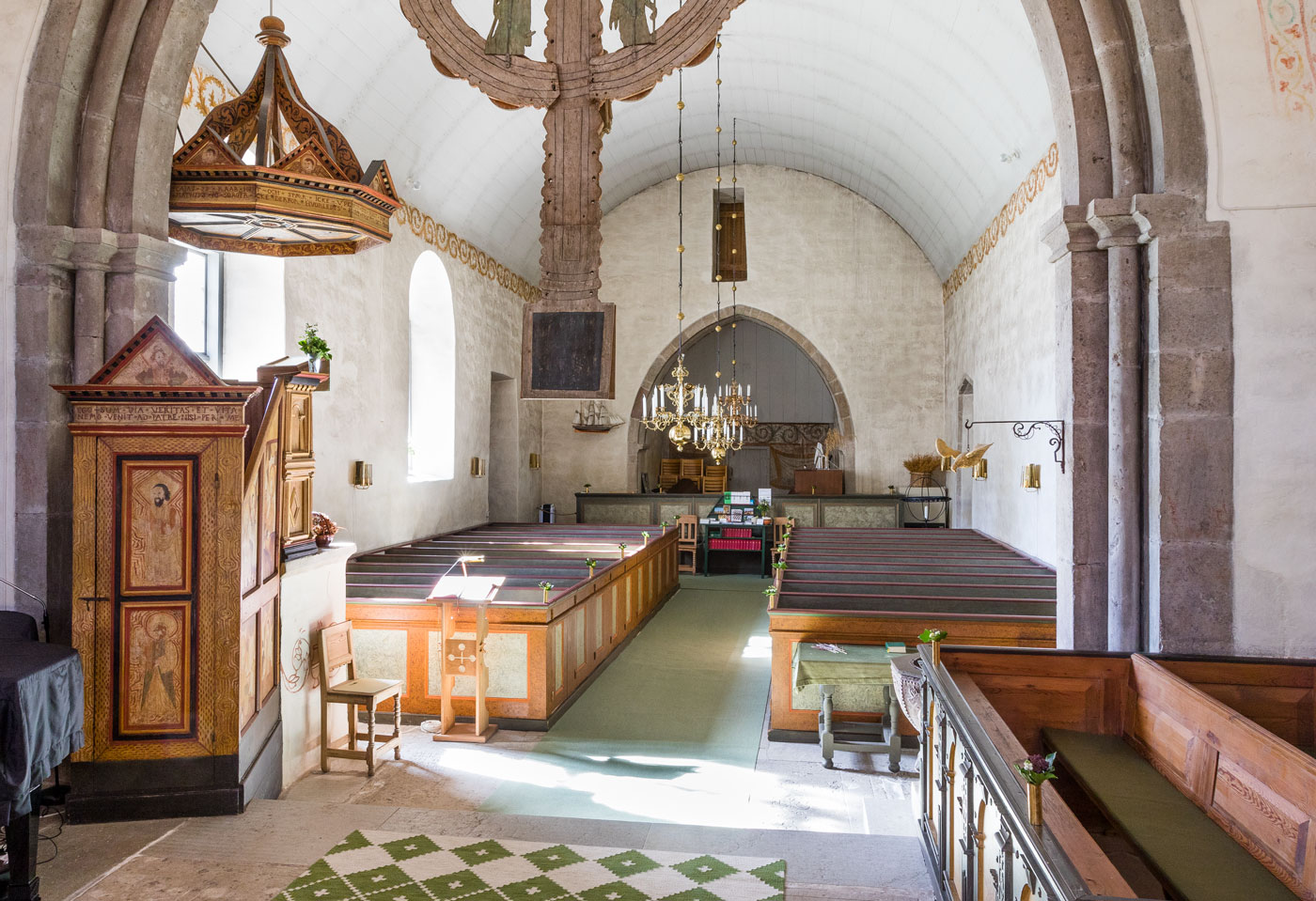 Interiör mot väster - Fröjels kyrka