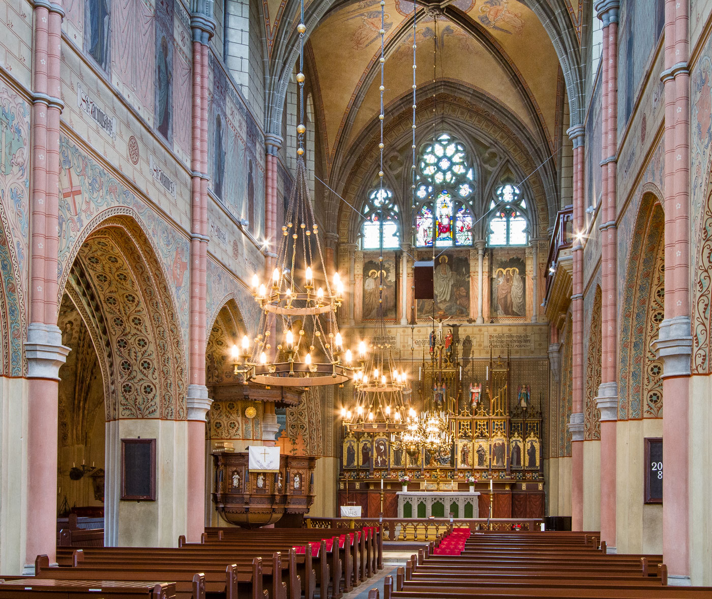 Interiör mot öster - Floda kyrka