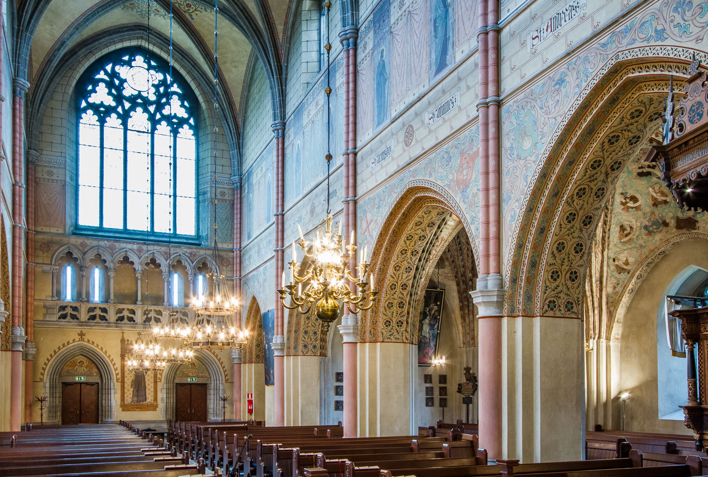 Interiör mot väster - Floda kyrka