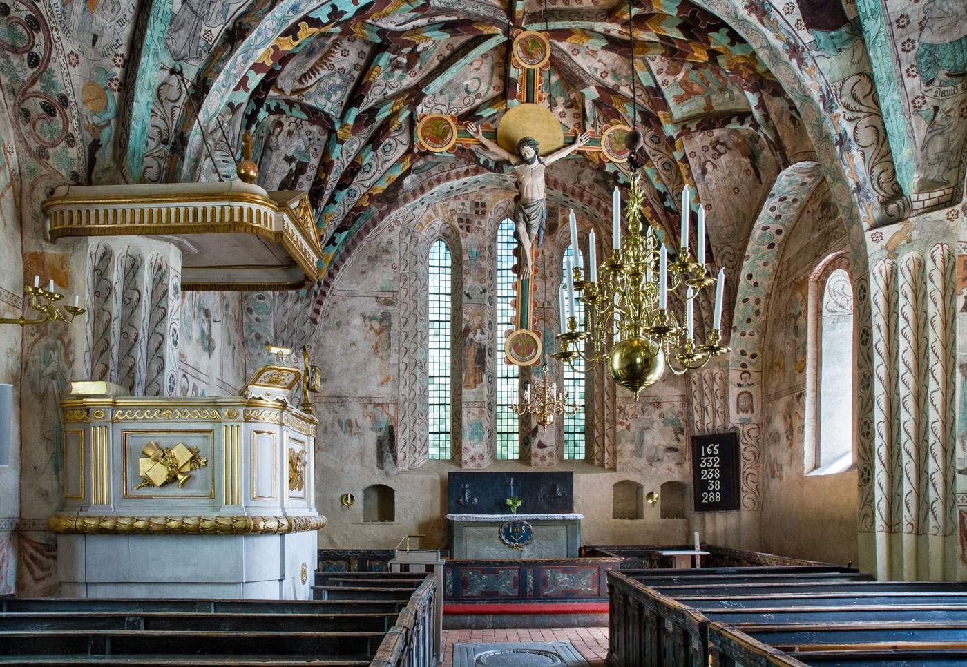 Interiör mot öster - Härkeberga kyrka