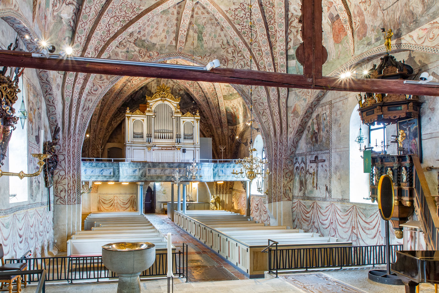 Interior mot väster - Ösmo kyrka