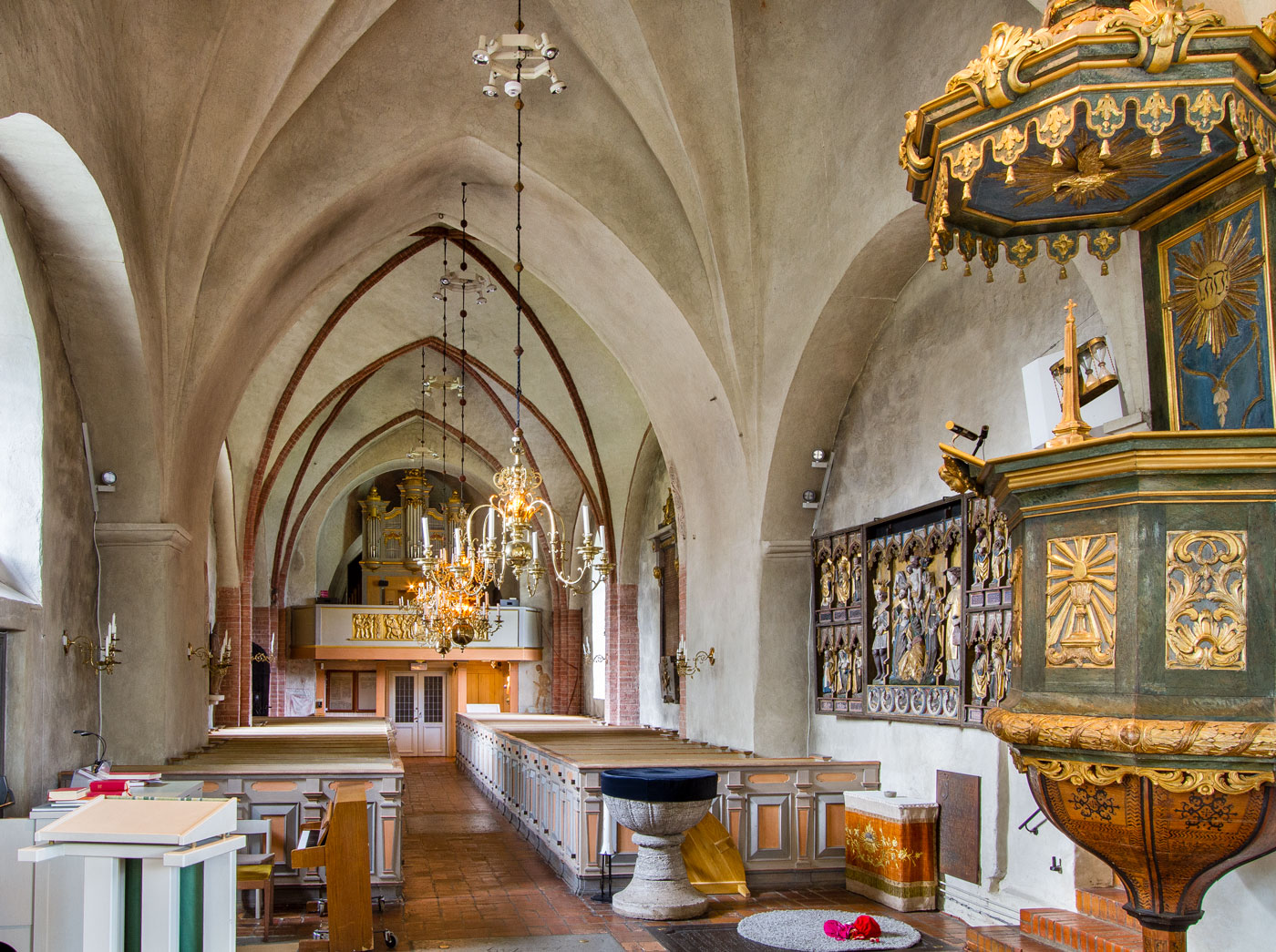 Interiör mot väster - Sollentuna kyrka