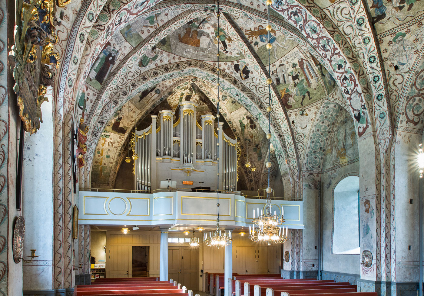 Interiör mot väster - Täby kyrka