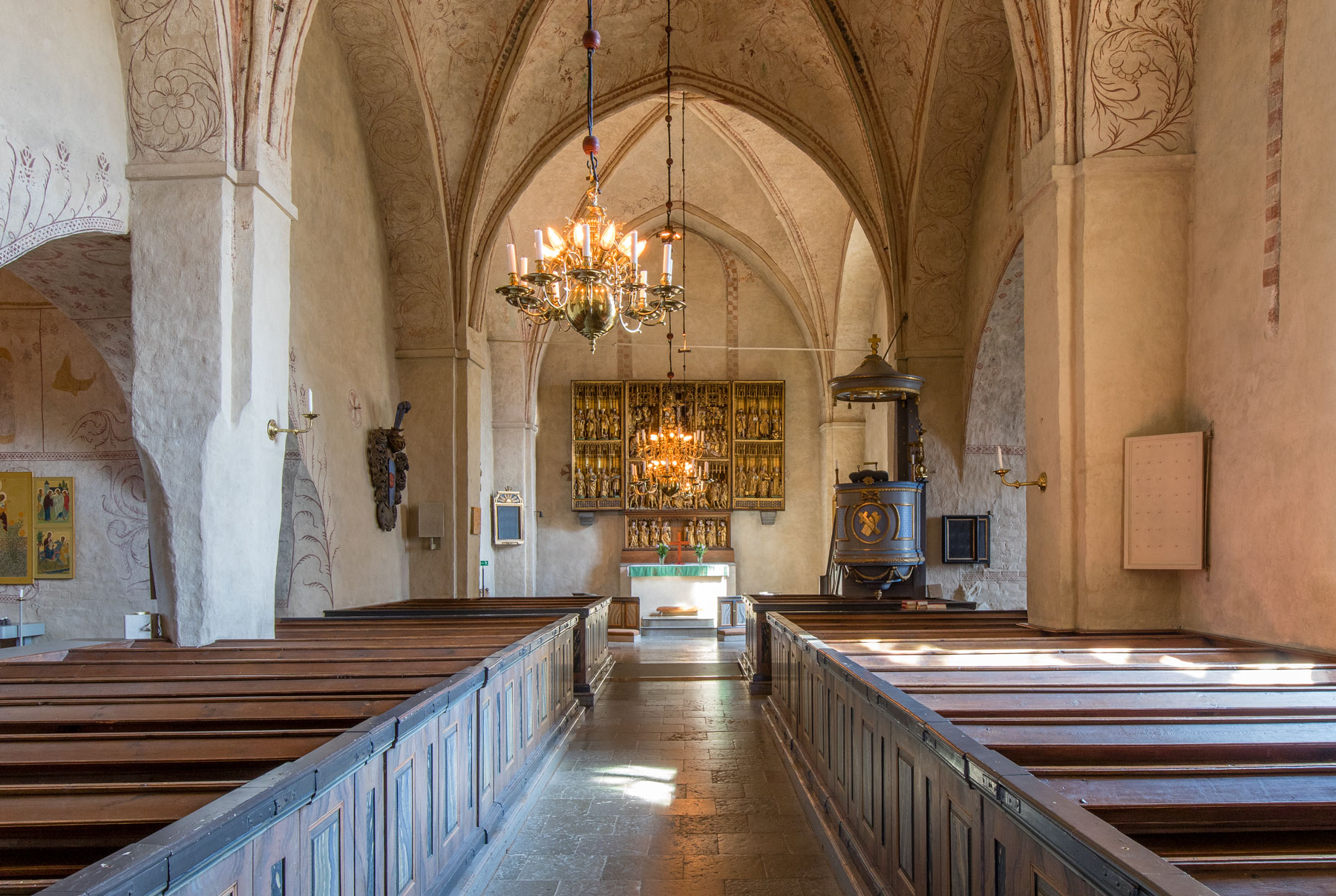 Interiör mot öster - Vaksala kyrka